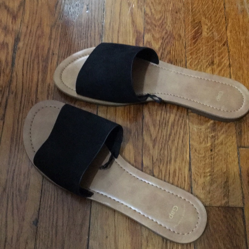 Gap black women’s sandals size 7